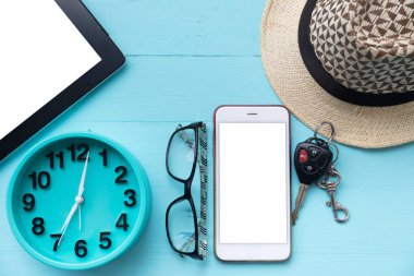 Ahşap masa, üstten görünüm kopya alanı ile tatil arka planda. PH