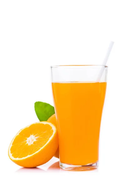 Orange segar diisolasi di latar belakang putih — Stok Foto