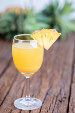 Bardak ananas suyu onwood tablo