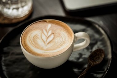 Kahve fincanı latte sanat