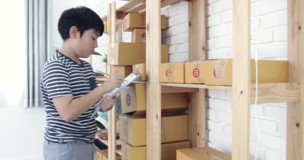 Young Asian Boy Working Home Young Business Start Online Business — Stock Video