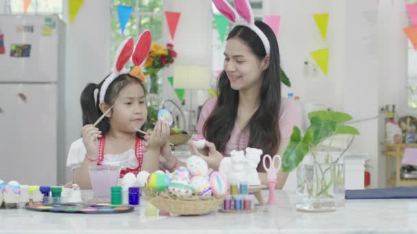 Sister Sister Having Fun Coloring Easter Eggs Occasion Thanksgiving Easter — Stock Video