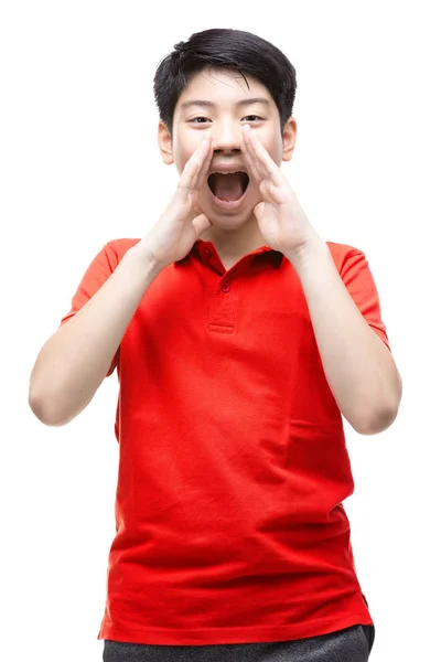 Ásia Menino Vestindo Vermelho Camisa Shouting Alto Branco Fundo — Fotografia de Stock