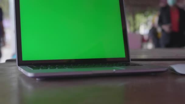 Pantalla Verde Del Ordenador Portátil Establecido Espacio Trabajo — Vídeos de Stock