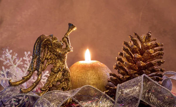 クリスマスの花輪の抽象的なカラフルなボケ — ストック写真