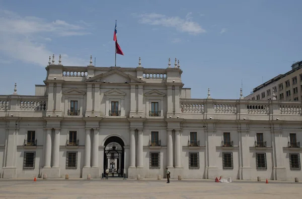 Palácio La Moneda na Praça da Constituição . — Fotografia de Stock