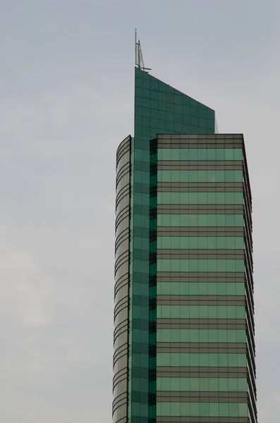 Felhőkarcoló Santiago de Chile városában. — Stock Fotó