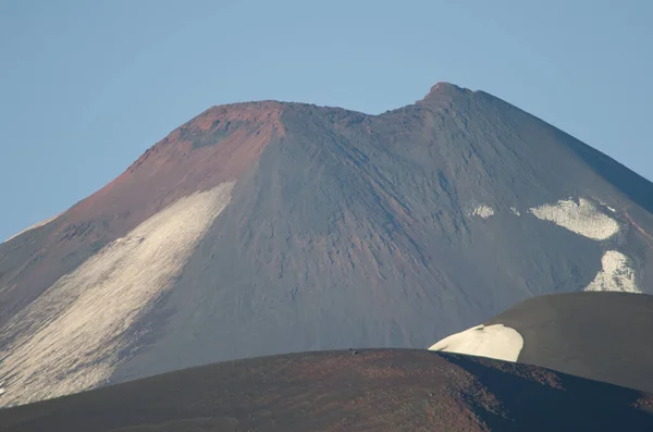 Volcán Llaima en el Parque Nacional Conguillio . — Foto de Stock