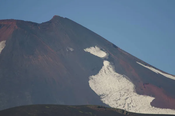 Volcán Llaima en el Parque Nacional Conguillio . — Foto de Stock