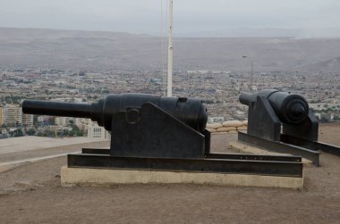 Toplar Morro de Arica 'nın tepesinde..