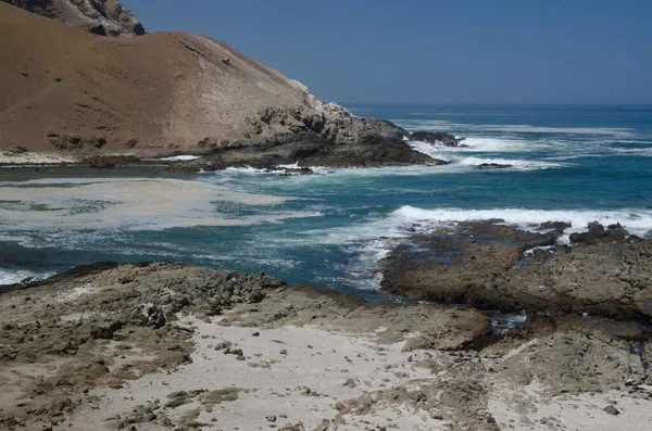 Paisaje costero en Las Cuevas de Arica . — Foto de Stock