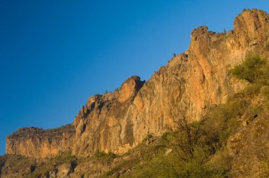 Roque Nublo Doğal Anıtı 'ndaki Cliff.