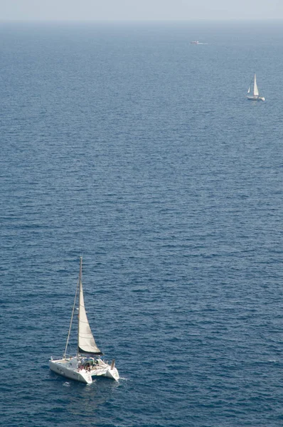 Regata di vela sulla costa di Mogan. — Foto Stock