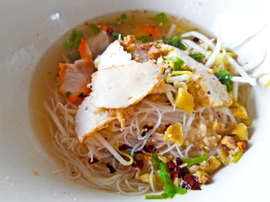 Tayland'da domuz Noodle