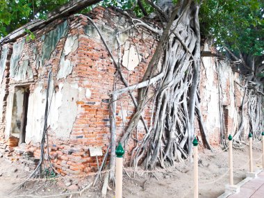 Kratai Tapınak, Tayland antik Tay kilisede seslendirdi
