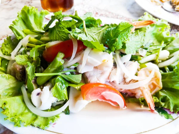 Thailändsk kryddig sallad — Stockfoto