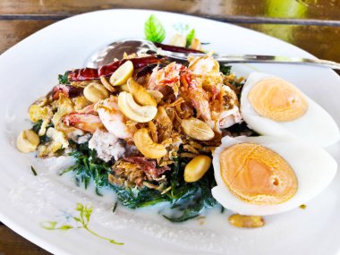 Tay baharatlı salata