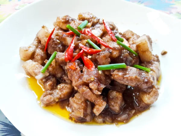 Smažené vepřové maso s krevetami vložit, thajské jídlo — Stock fotografie