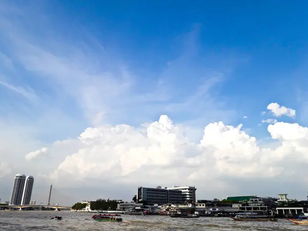 Hemel en de Chao Phraya rivier, Bangkok, Thailand — Stockfoto