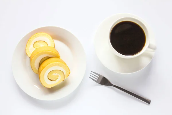 Rollo suizo y café sobre fondo blanco . — Foto de Stock
