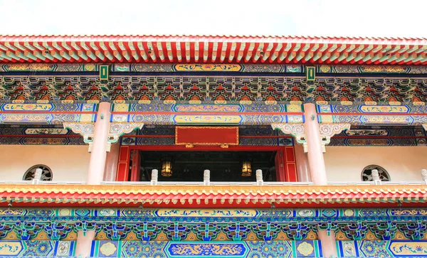 Templo tradicional de estilo chinês em Wat Leng-Noei-Yi em Nonthaburi, Tailândia . — Fotografia de Stock