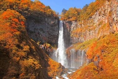 Kegon Falls Sonbahar sezonu, Nikko, Japonya.