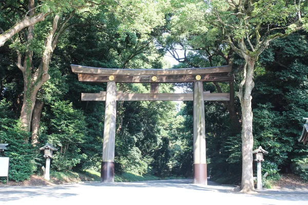 Wejście w Meiji-jingu połysk świątyni w Tokyo, Japonia. — Zdjęcie stockowe