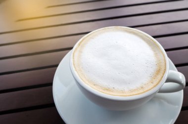 sıcak kahve Kupası ahşap tablo.