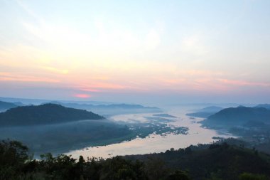 Dağlar görünümünden Phu Huay Isan içinde Nong Khai, Thailand.