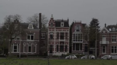 AMSTERDAM, NETHERLANDS - Şubat 2020: Amsterdam Noord, Hollanda 'da Yuva Dizisi
