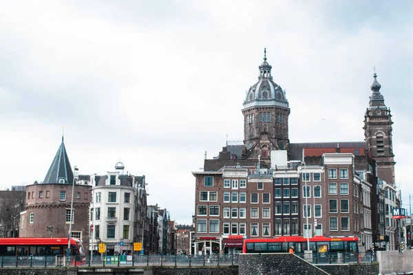 Амстердам Нидерланды Февраля Велосипеды Стоящие Перед Базиликом Ван Хейлиге Николаас — стоковое фото