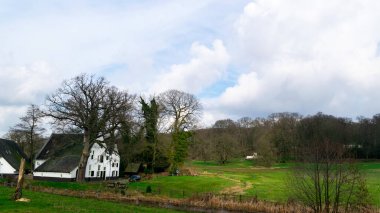 ARNHEM, GELDERLAND, 4 Mart 2020: Hollanda 'nın Gelderland kentindeki Park Sonsbeek' te Molenplaats