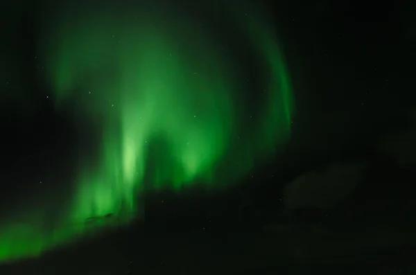 Καταπληκτικό Βόρειο Σέλας γίνεται στην Ισλανδία, απίστευτα σχέδια καλύπτουν τον ουρανό, πράσινο φως παίζει με ασυνήθιστα μοτίβα — Φωτογραφία Αρχείου