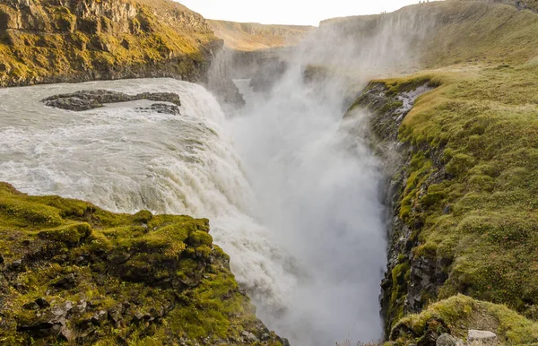 Isländskt vattenfall Gullfoss - Golden Falls. den starkaste på Island och i Europa — Stockfoto