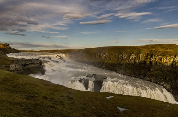 Isländskt vattenfall Gullfoss - Golden Falls. den starkaste på Island och i Europa — Stockfoto