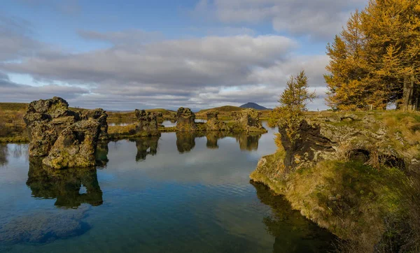 영화 왕좌의 게임 촬영 이 있었던 곳 인 아이슬란드 , 유럽 , 아이슬란드 의 독특 한 특성 , 미트본 호수의 특이 한 지질학적 특성 — 스톡 사진