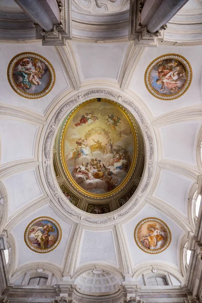 Voûte décorée du Palazzo Reale à Caserte — Photo