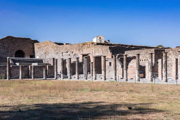 Ruinas de Pompeya, la antigua ciudad romana — Foto de Stock