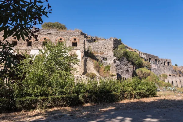 Ruinas de Pompeya, la antigua ciudad romana — Foto de Stock