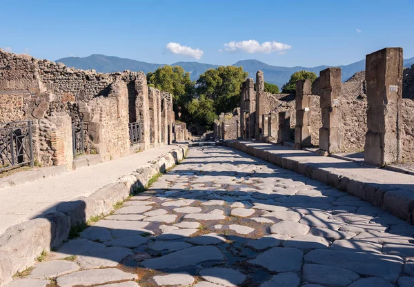 Calle en la antigua ciudad de Pompeya, Italia — Foto de Stock