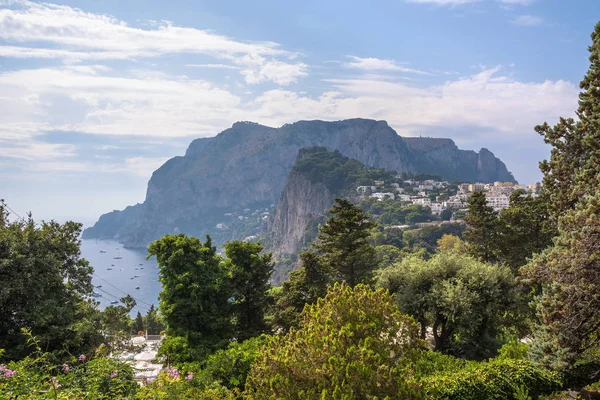 Vista de la isla de Capri en Italia — Foto de Stock