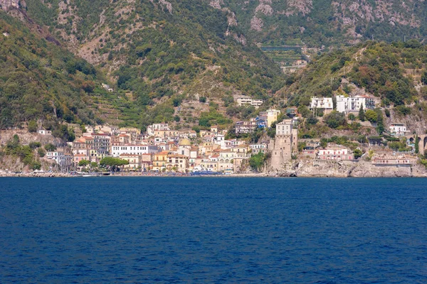 Cetara cidade na costa de Amalfi, na Itália — Fotografia de Stock