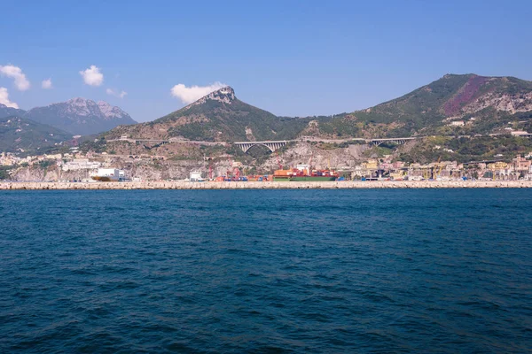 海から見たサレルノの港 — ストック写真
