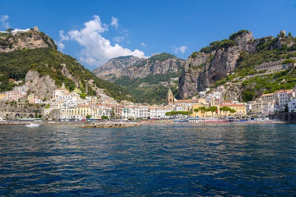 Pittoresca città di Amalfi in Italia — Foto Stock