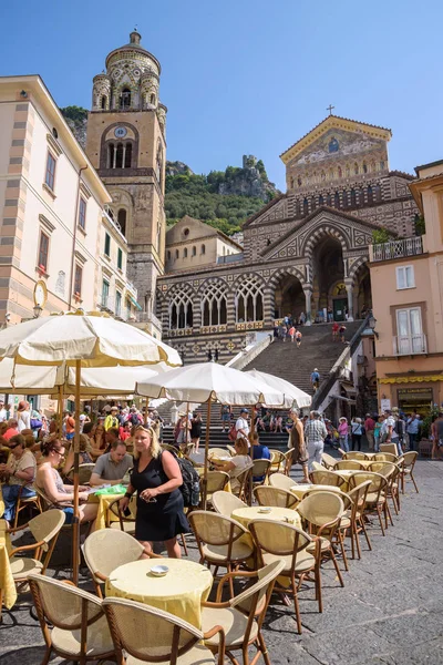 Piazza del Duomo en la ciudad de Amalfi —  Fotos de Stock