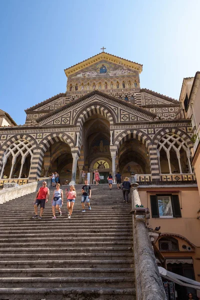 Schody do katedry we Włoszech — Zdjęcie stockowe