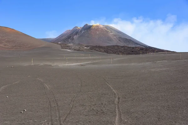 埃特纳火山主火山口的视图 — 图库照片
