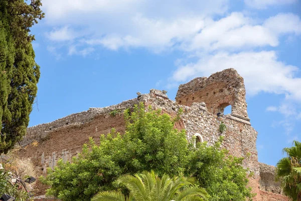 Ruinas del antiguo teatro en Taormina — Foto de Stock