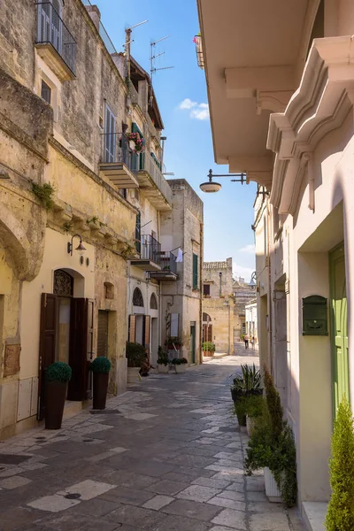 Narrow street in the Sassi of Matera — Stock Photo, Image