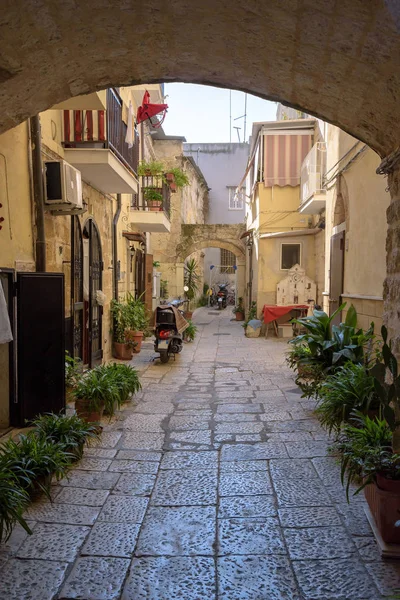 Quintal na cidade velha de Bari — Fotografia de Stock
